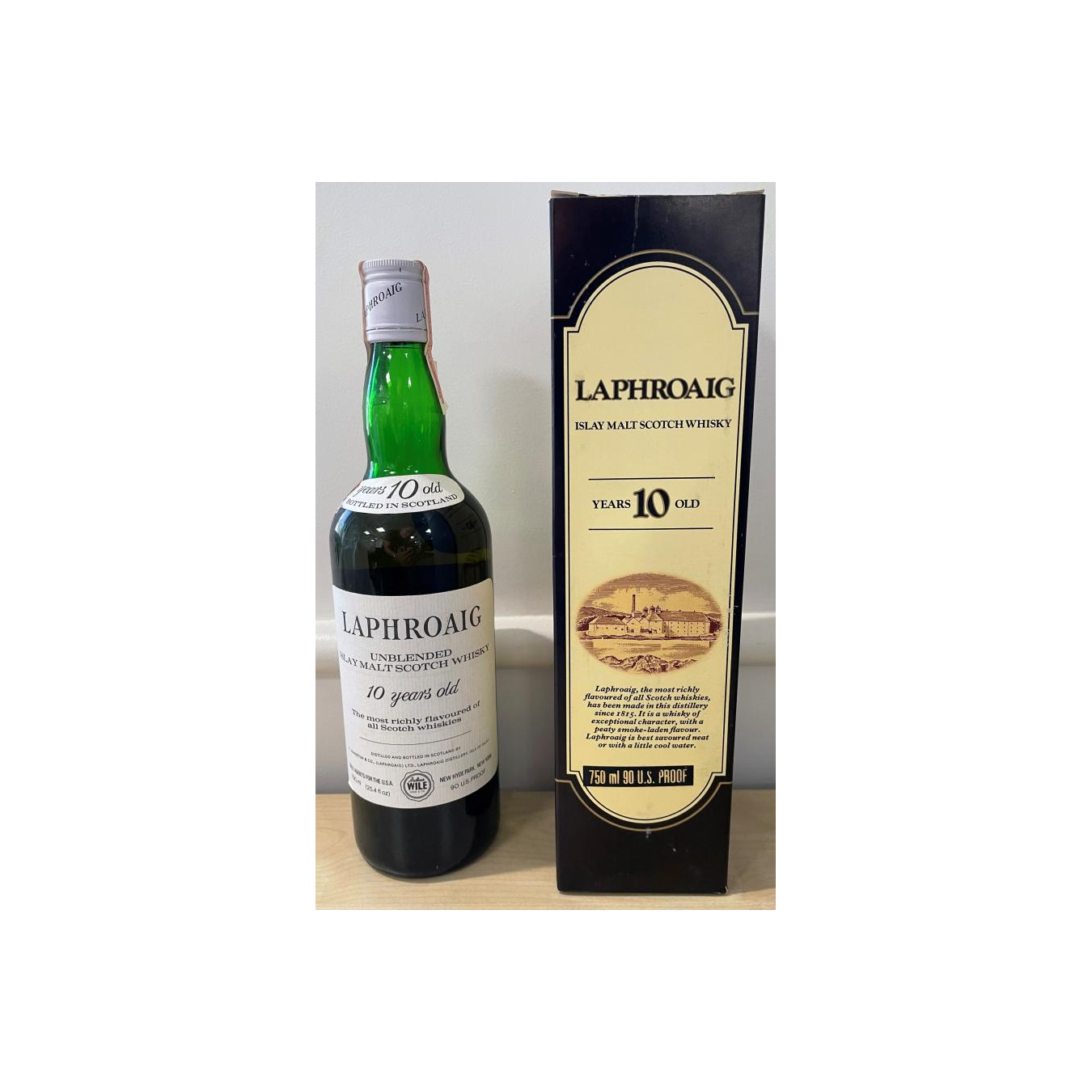Laphroaig 10 Years Single Malt Whisky 3