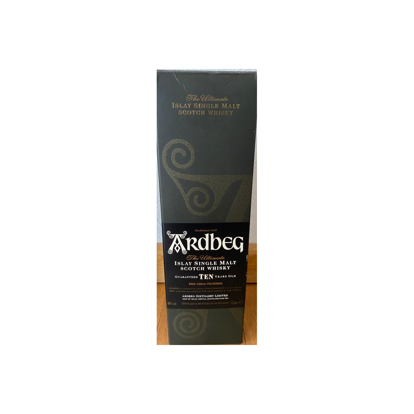 Ardbeg 10 Years Single Malt Whisky 2