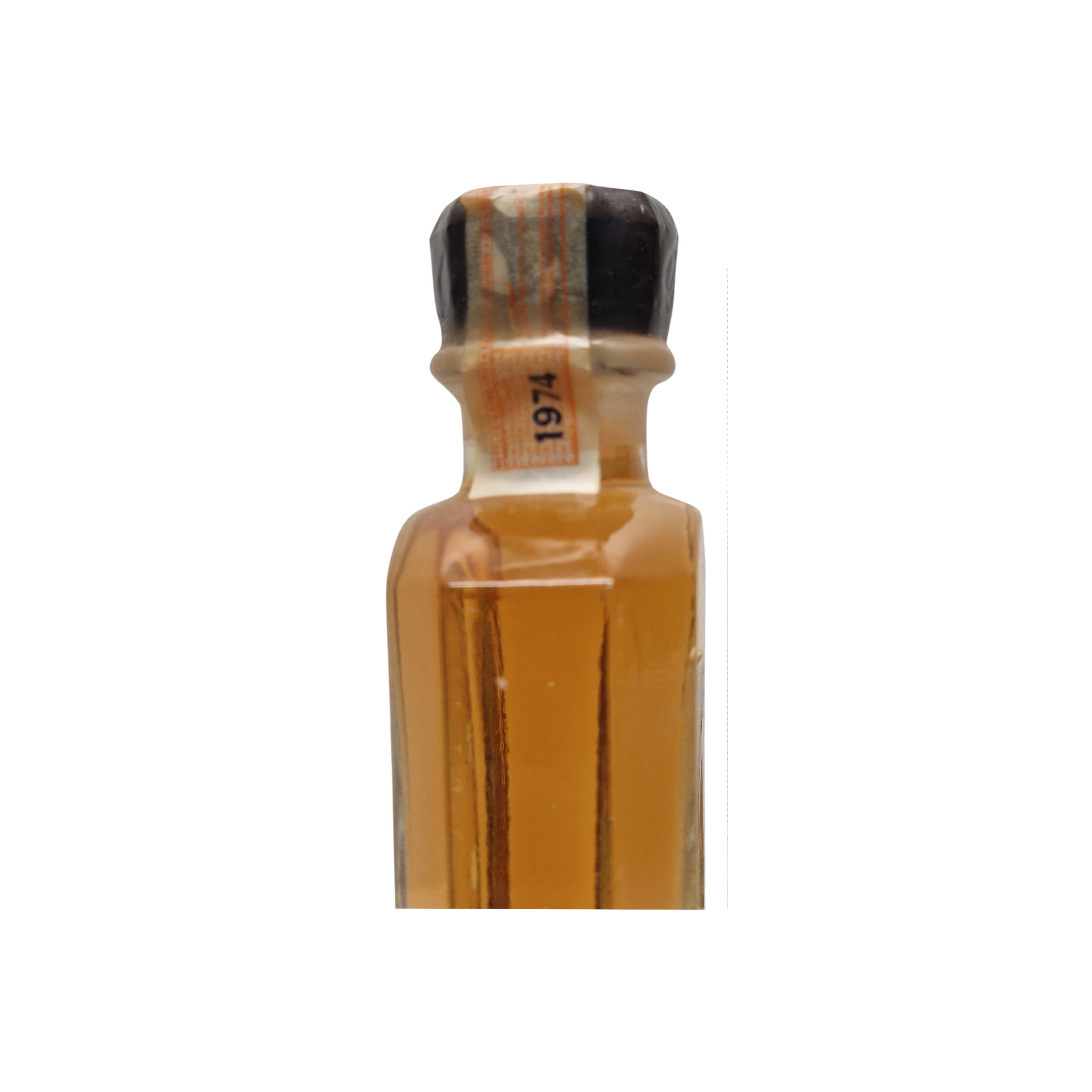 Canadian Club 12 Years Canadian Whisky 3