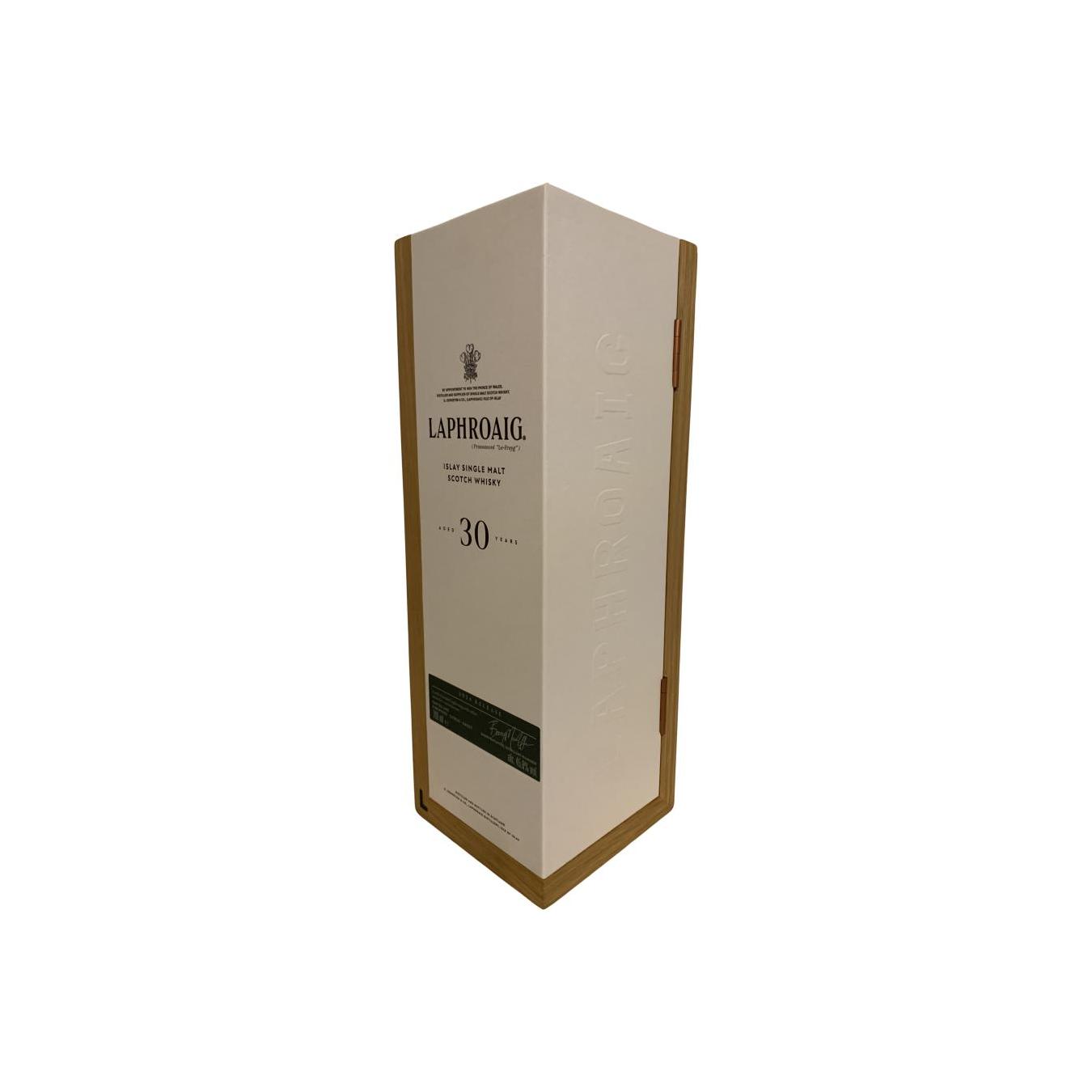 Laphroaig 30 Years Single Malt Whisky 3
