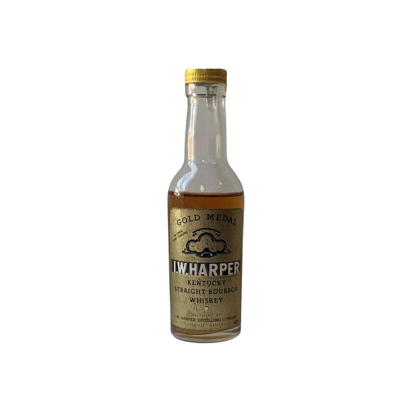 I.W. Harper Bourbon Whisky 2
