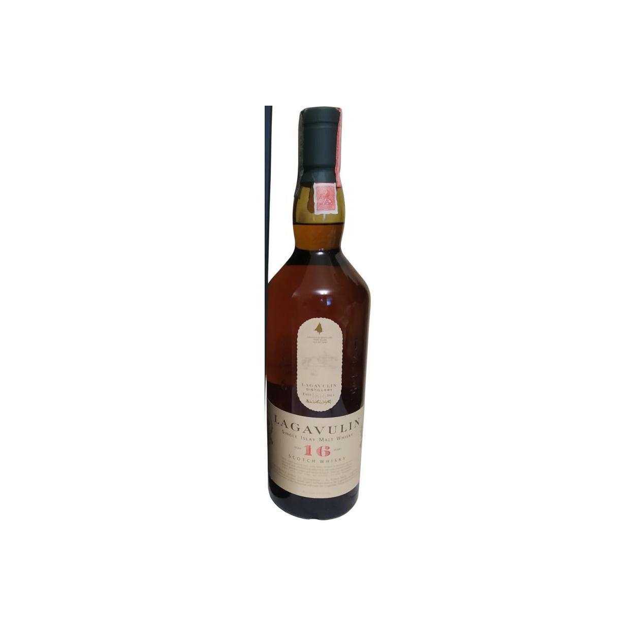 Lagavulin 16 Years Single Malt Whisky 2