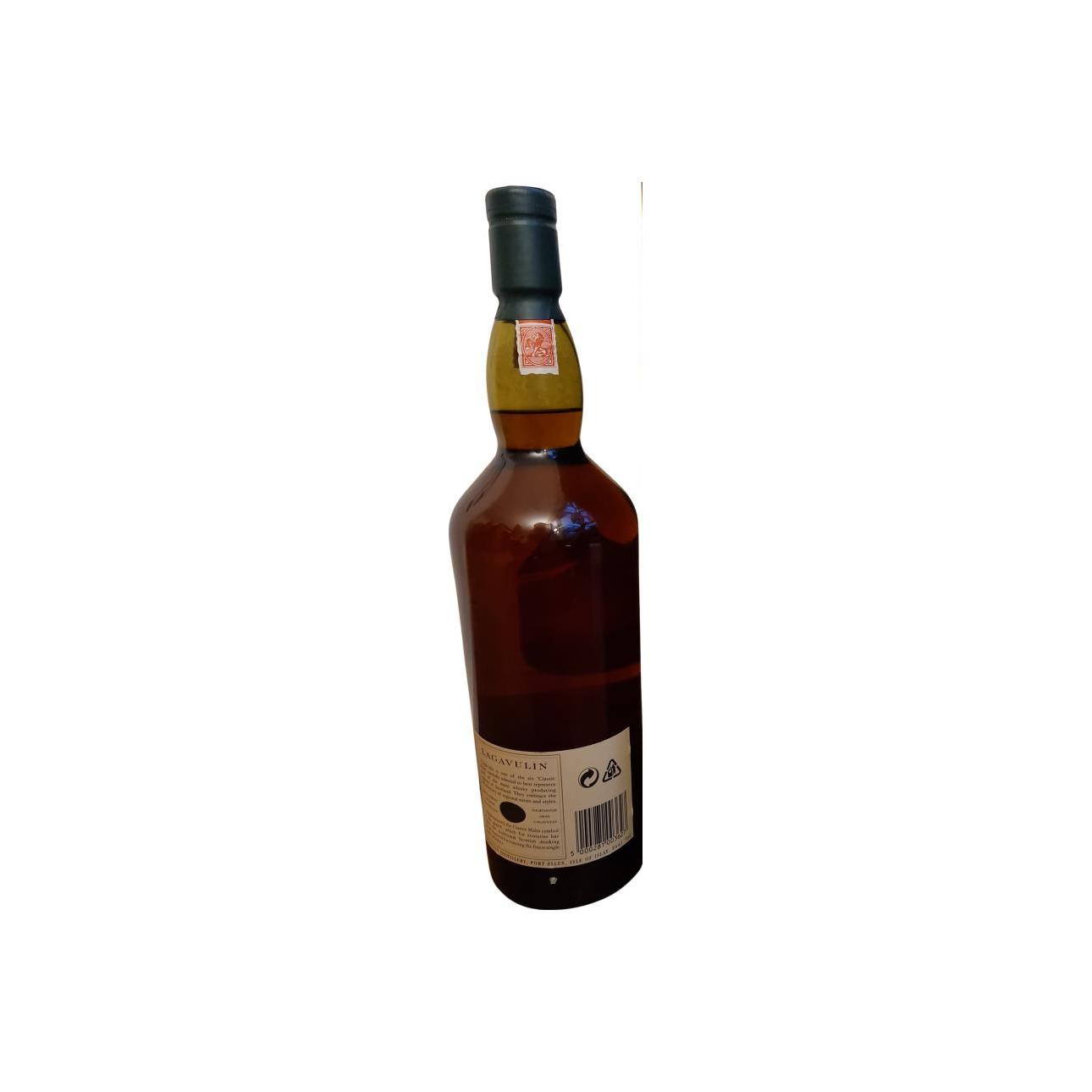 Lagavulin 16 Years Single Malt Whisky 2