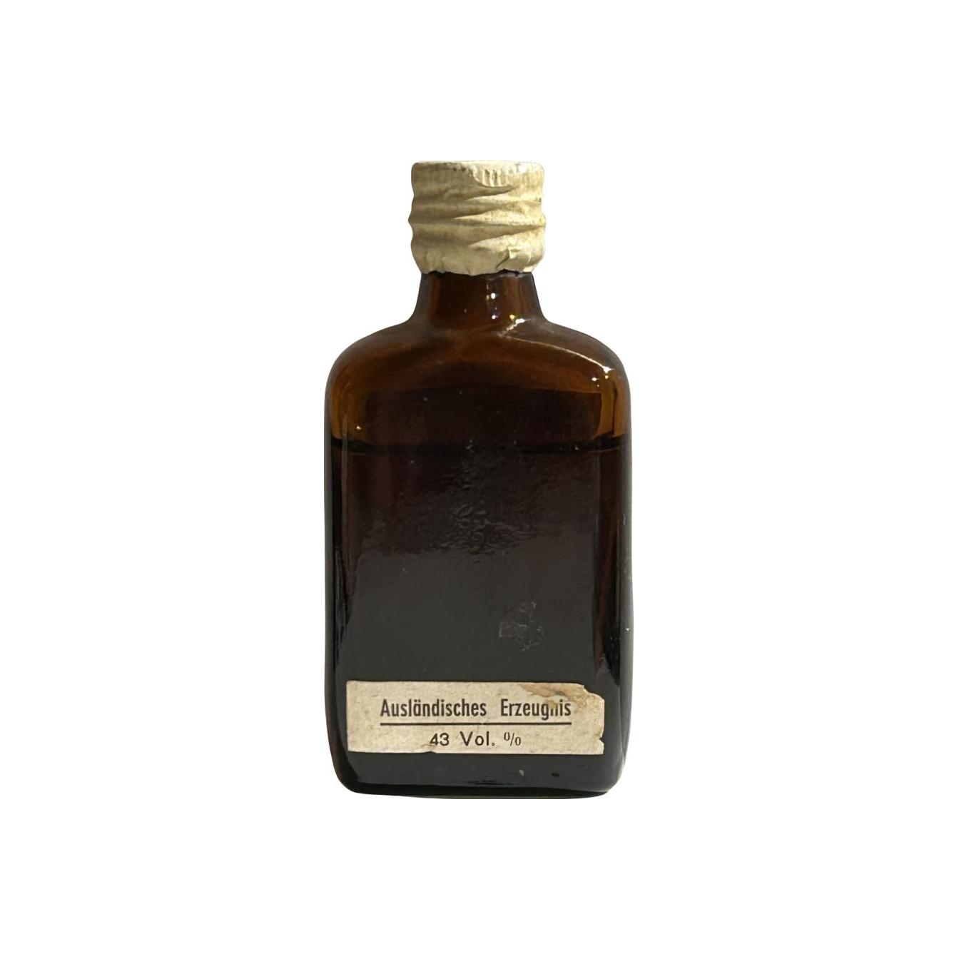 Ballantine's Finest Blended Scotch Whisky 2