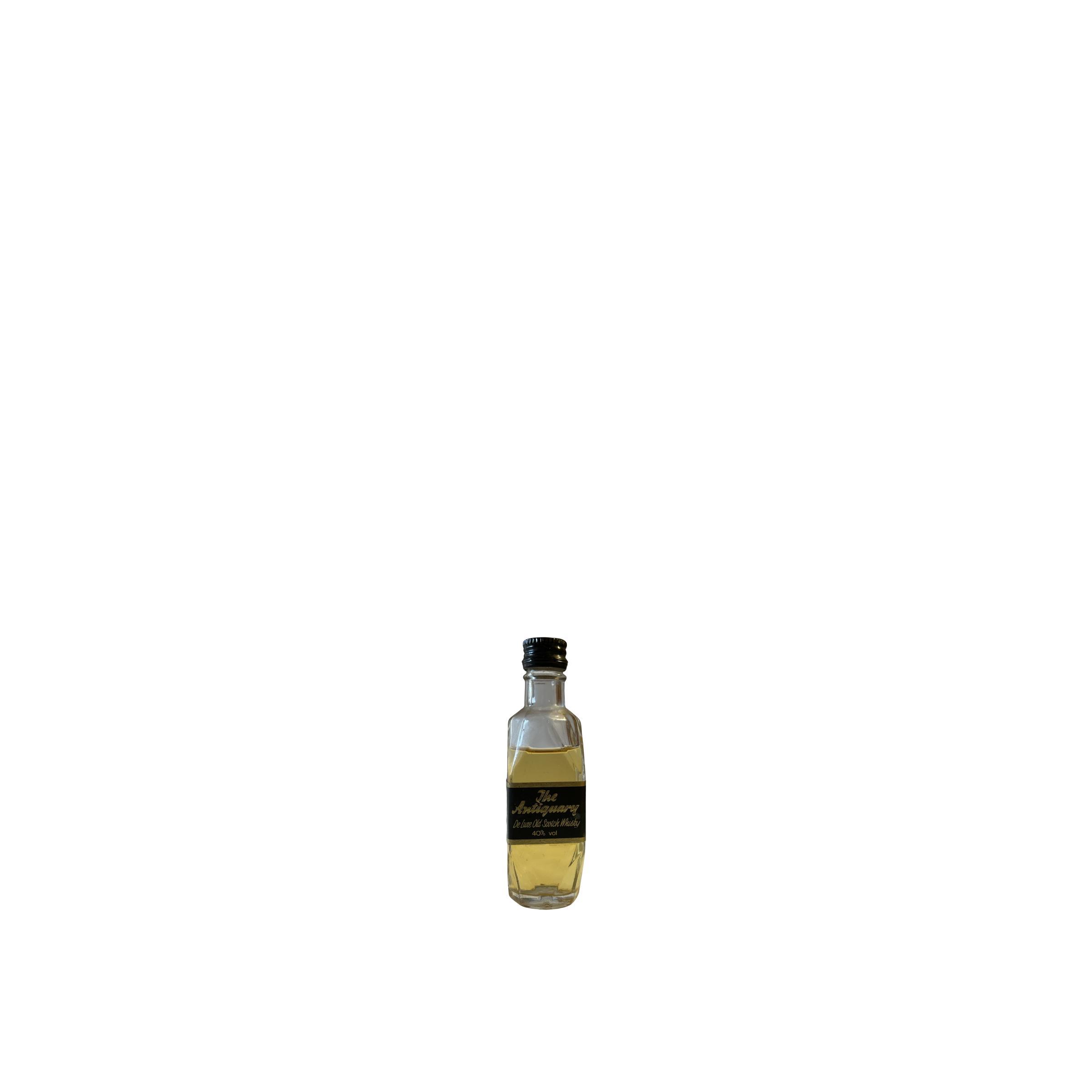 The Antiquary De Luxe Old Scotch Whisky