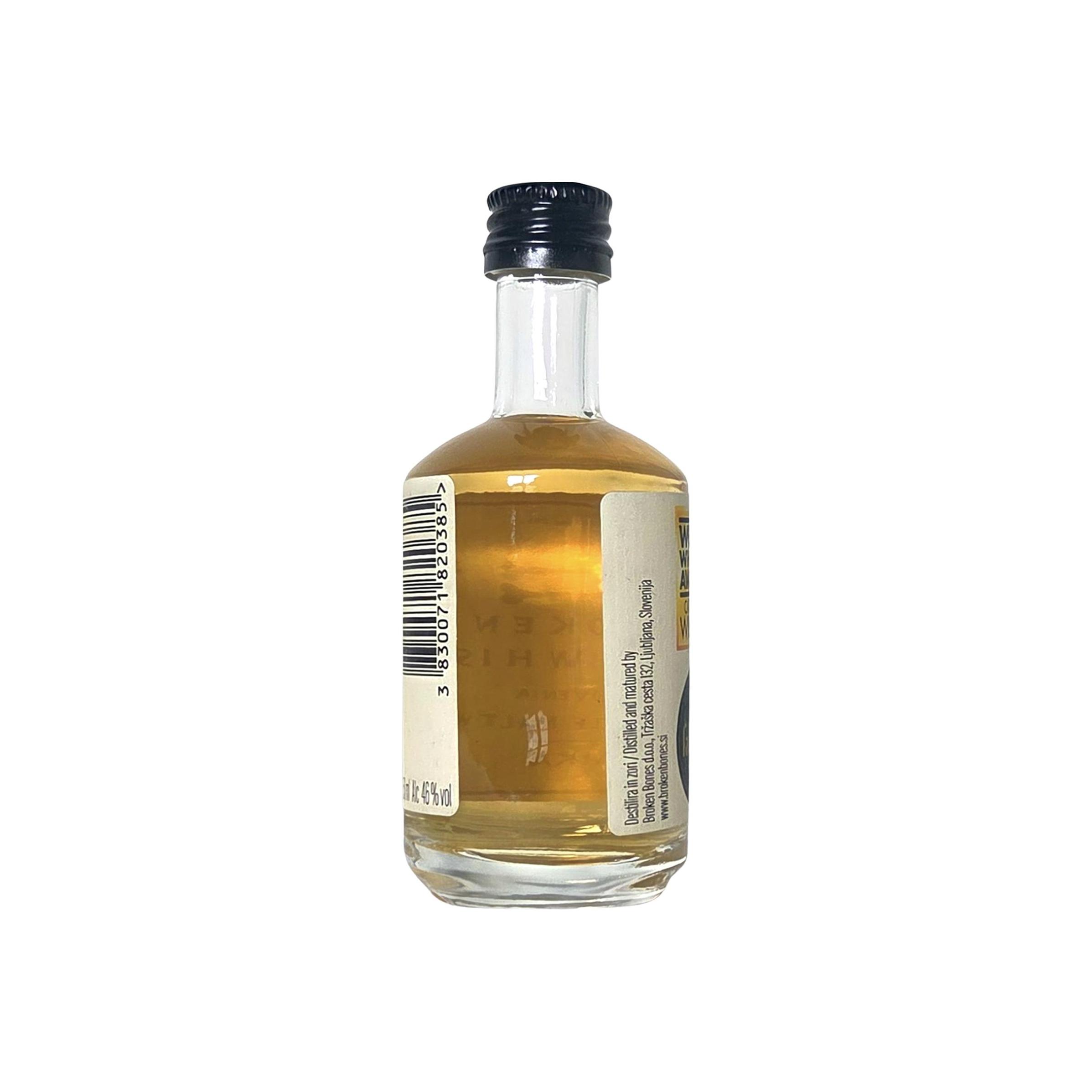 Broken Bones Whisky Kika 3