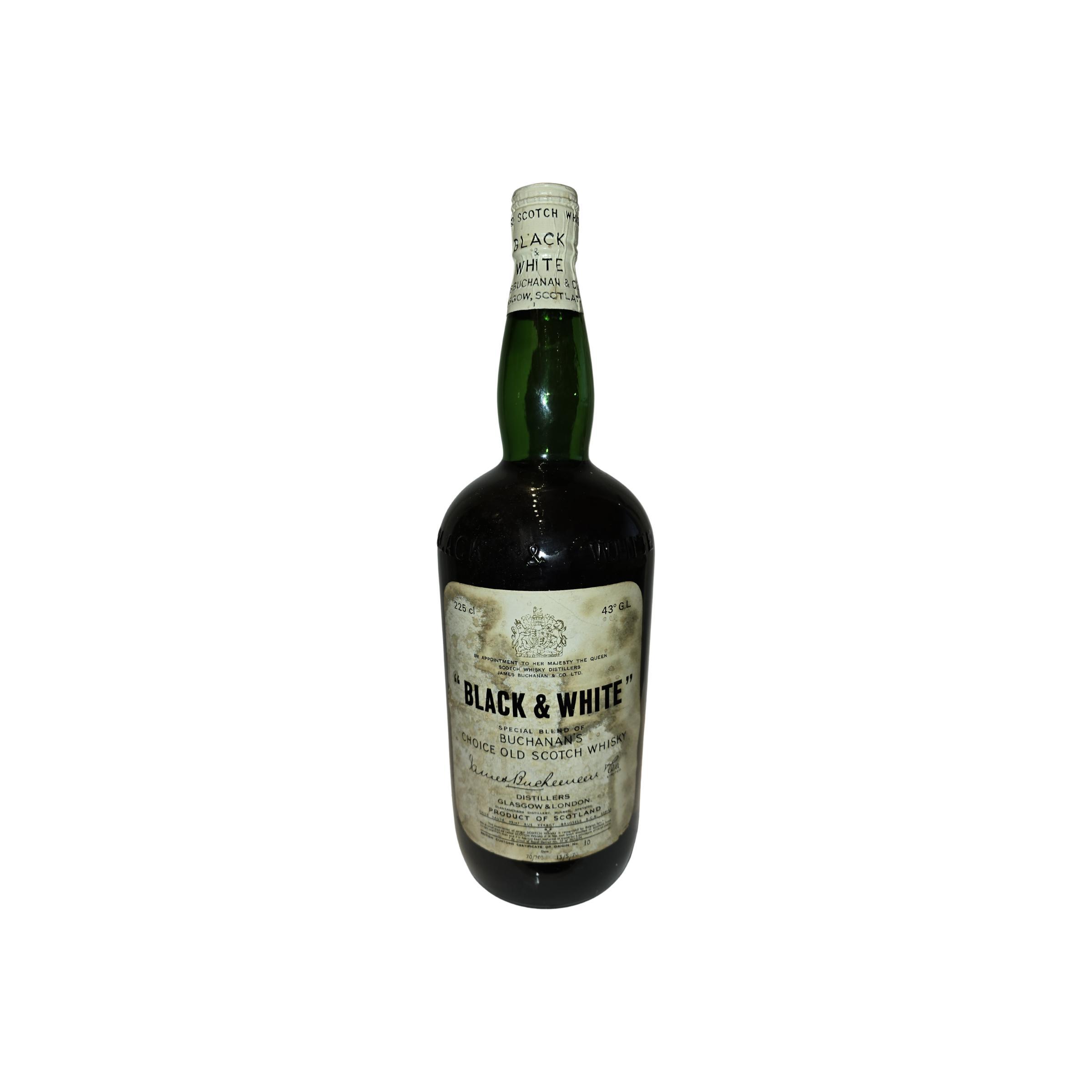 Black &amp; White Buchanan's choise old scotch whisky
