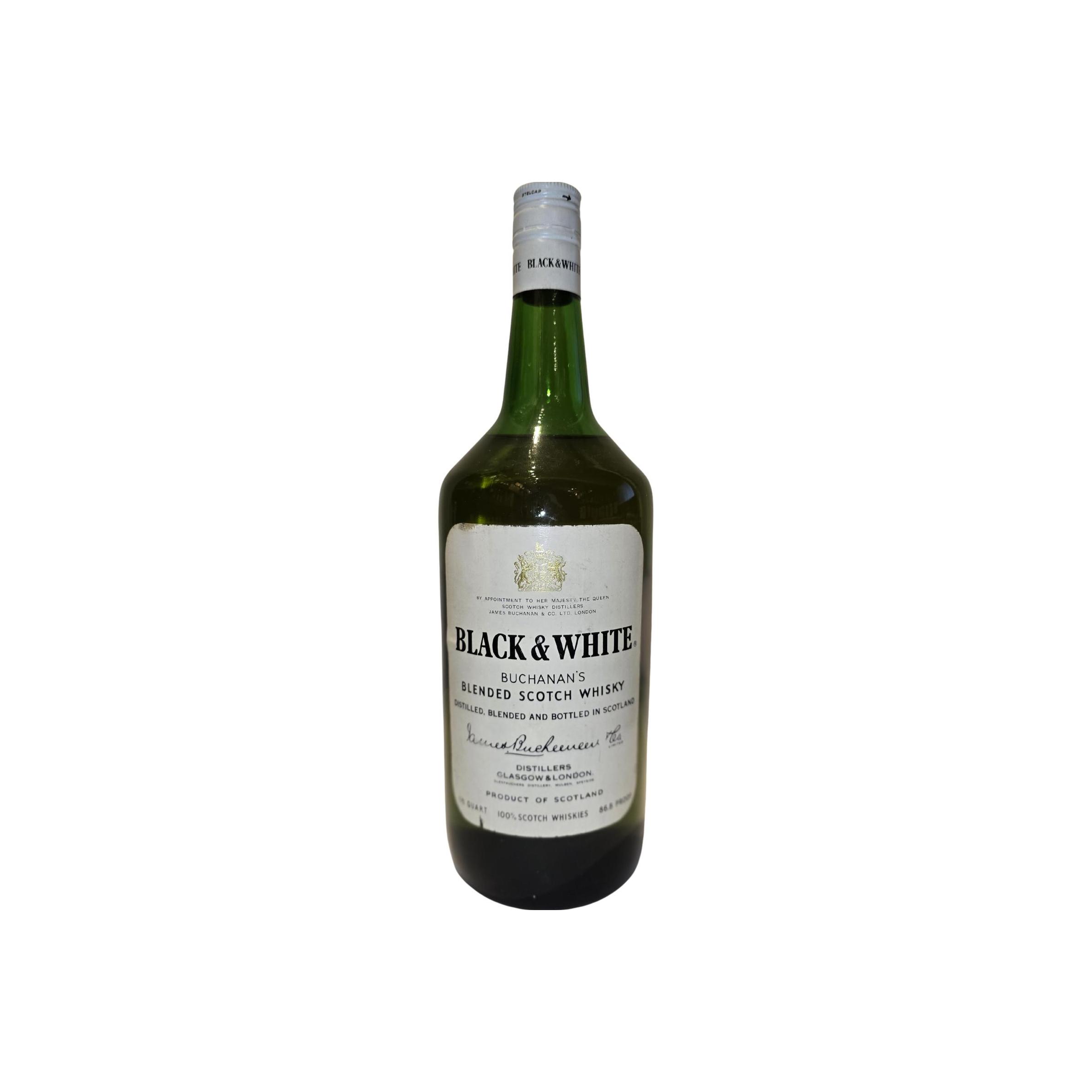 Black &amp; White Buchanan's Blended scotch whisky