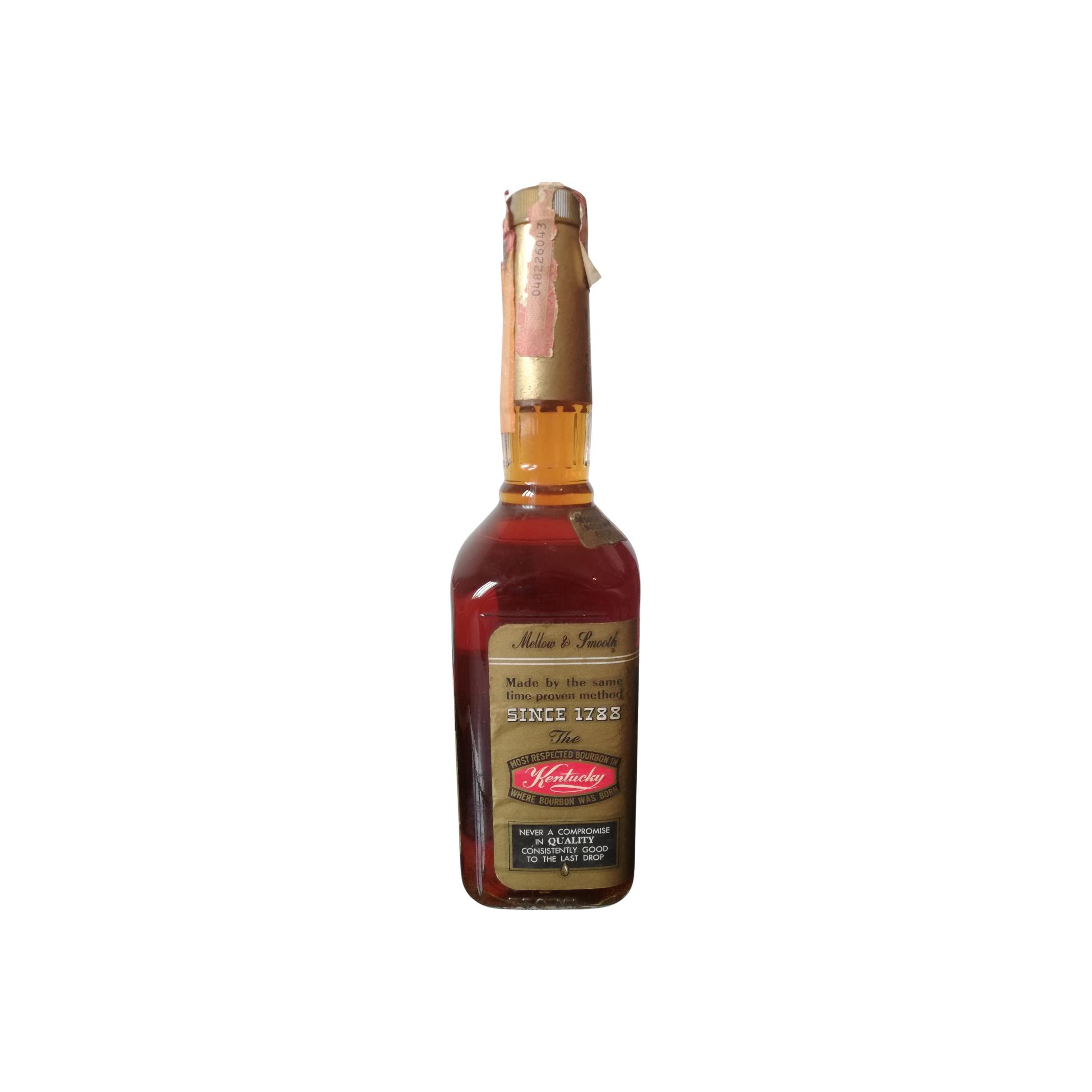 Heaven Hill Kentucky Straight Bourbon Whiskey 4 Years Bourbon Whisky 2