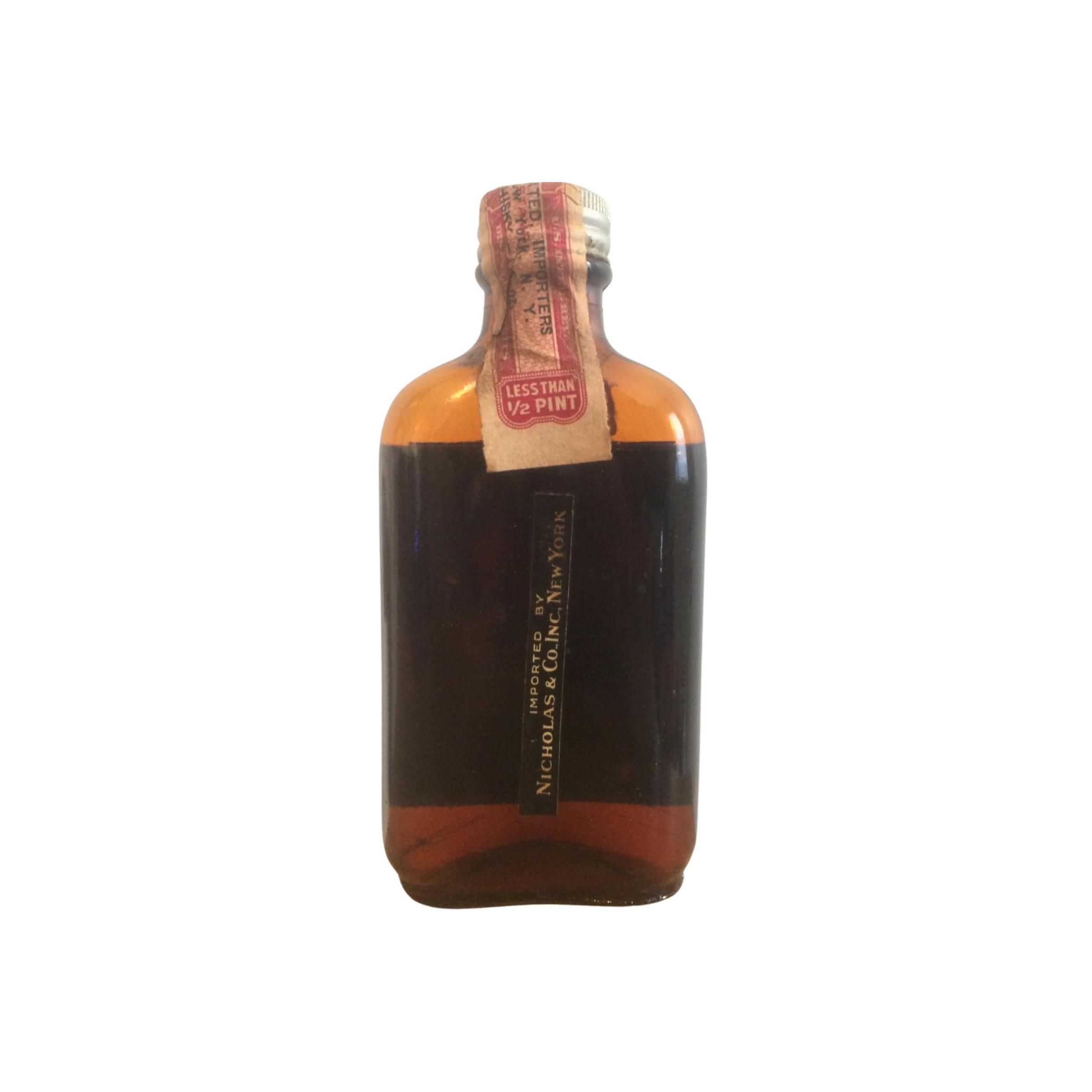 Queen Anne Rare Blended Scotch Whisky 3