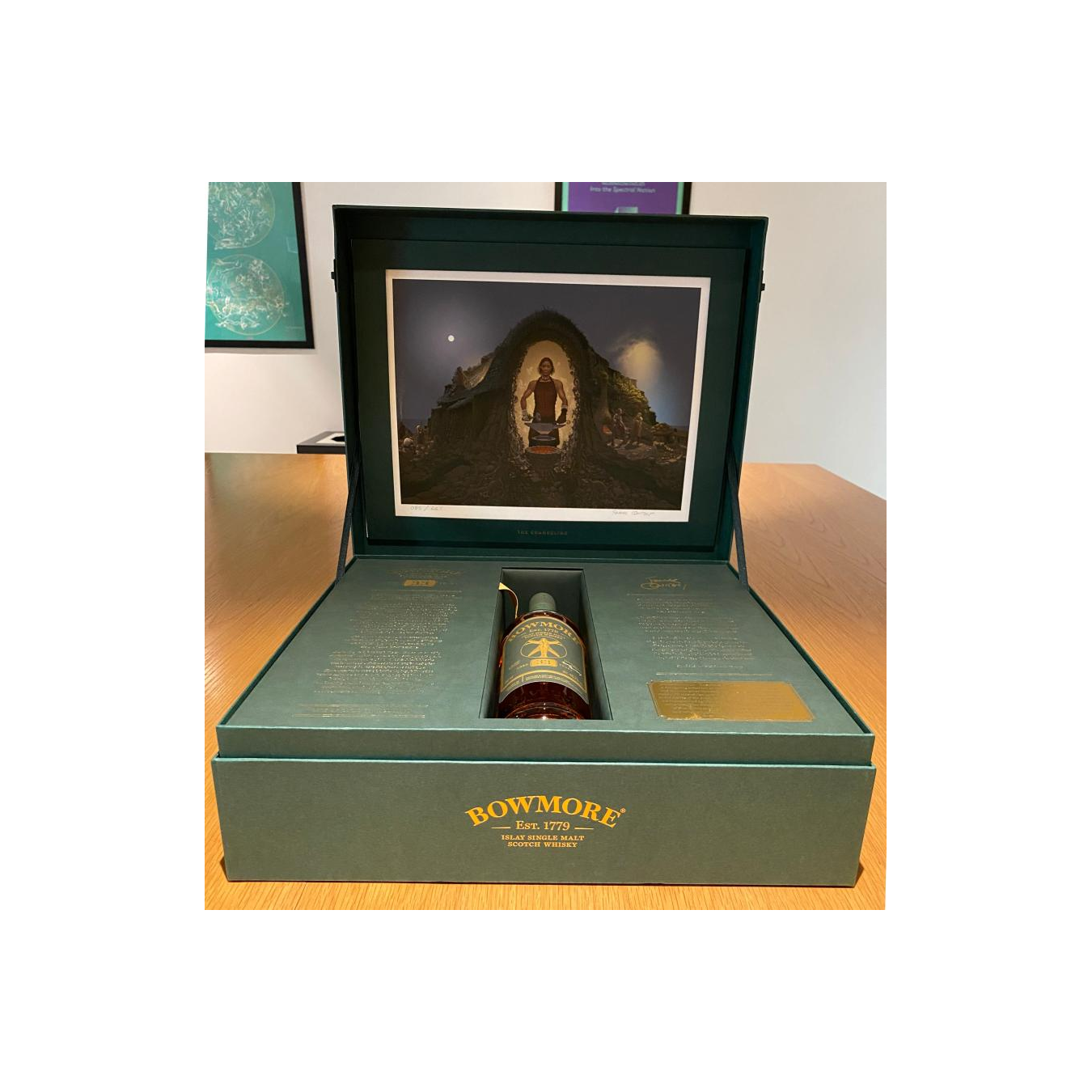 Bowmore 33 Years Single Malt Whisky 3