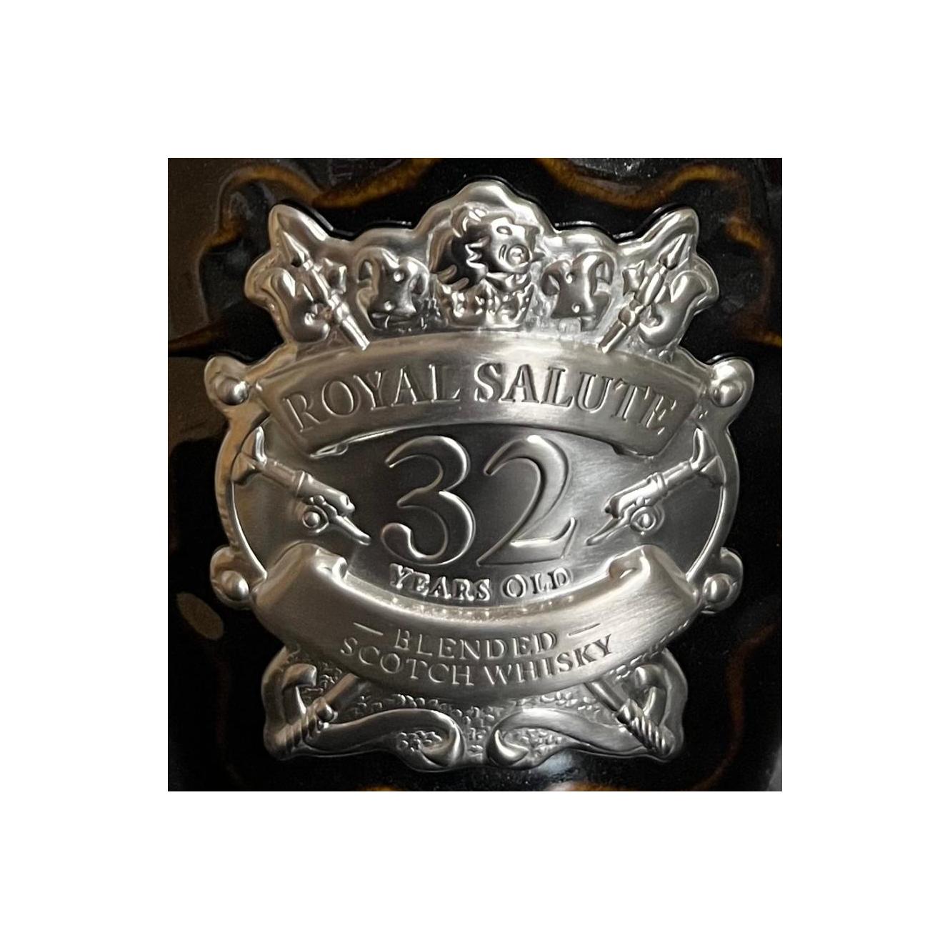 Chivas Regal 32 Years Blended Whisky 2