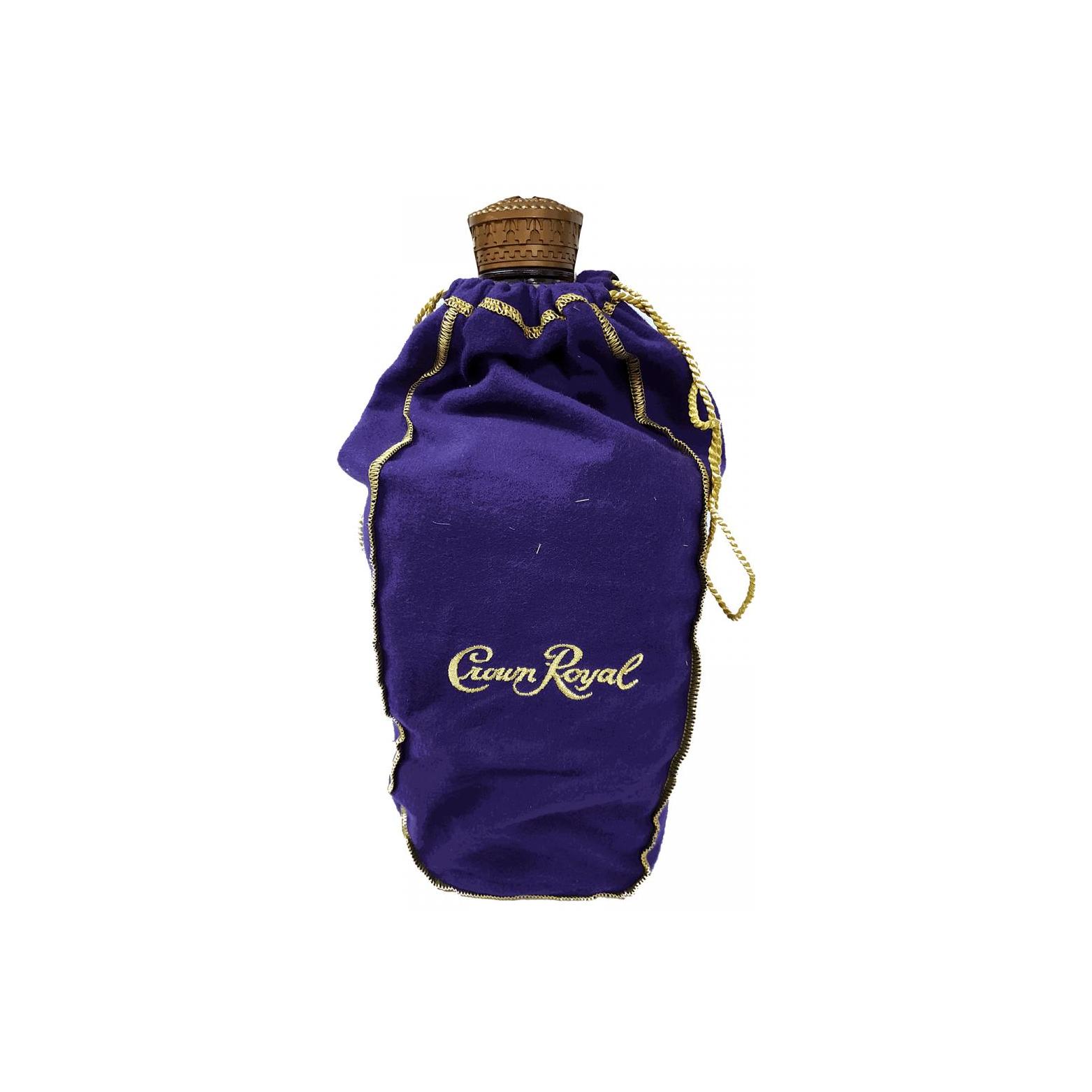 Crown Royal Fine De Luxe - Blended Canadian Whisky 3
